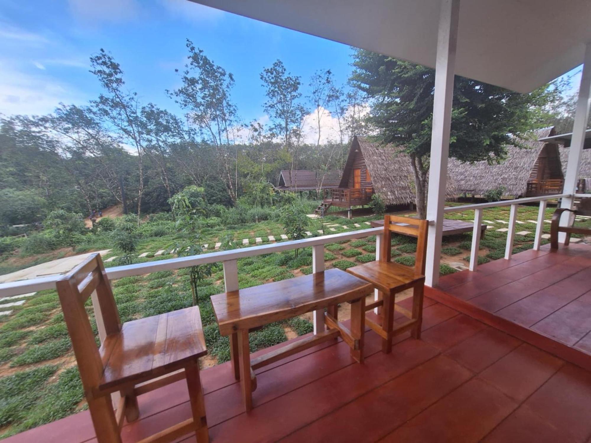 Hotel Phu Aunna Koh Phayam Exterior foto
