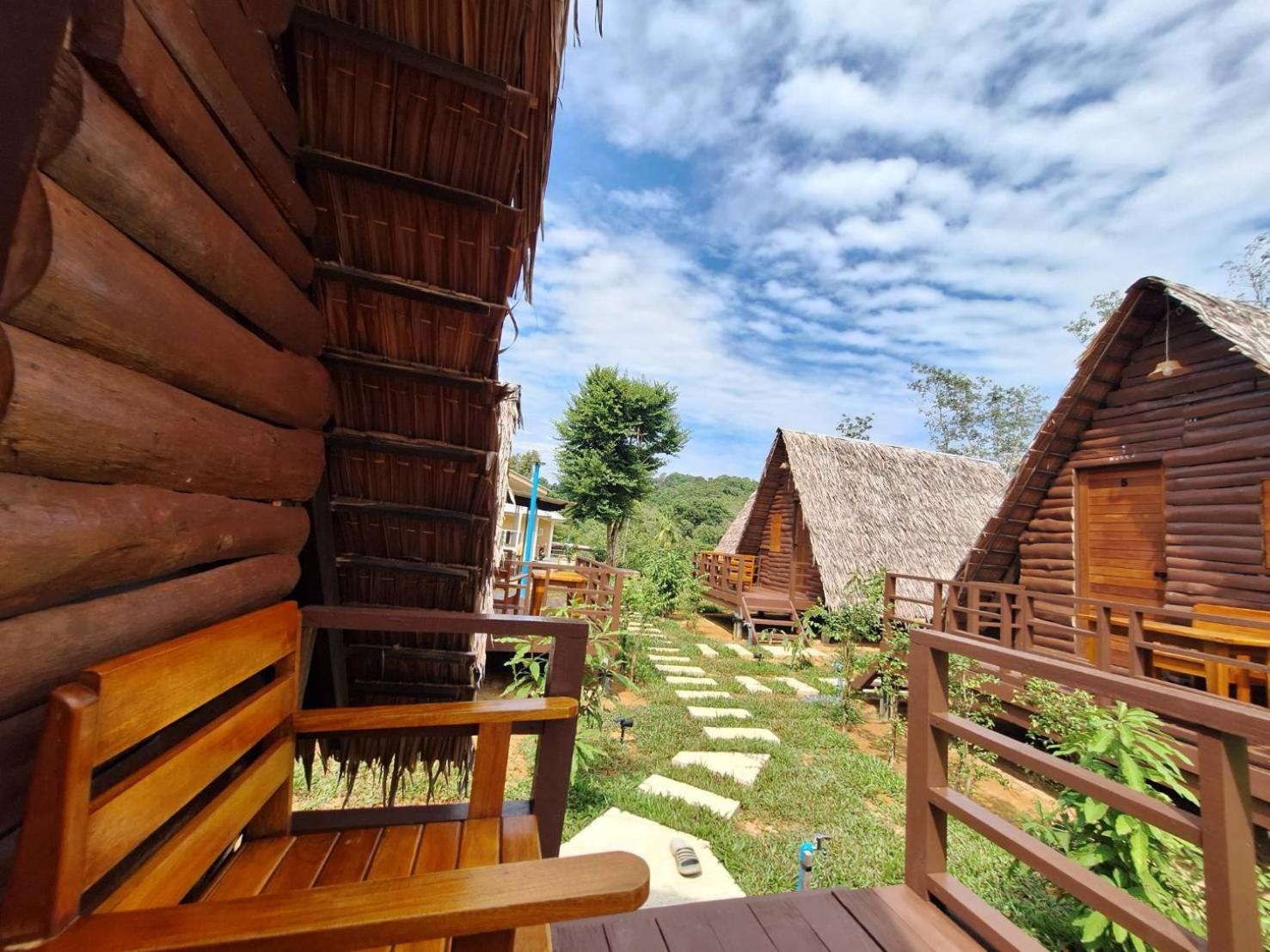 Hotel Phu Aunna Koh Phayam Exterior foto